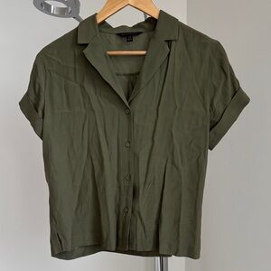 Banana Republic Olive Short-Sleeve Button-Down Shirt